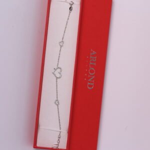 أسورة ثلاث قلوب